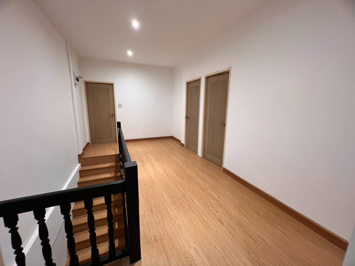 รูป 🎉 ขายทาวน์โฮม 2 ชั้น 🌟 ในซอยจรัญ 35 🌟 22.6 ตรว 🌟 รีโนเวทใหม่สไตล์มินิมอล 🏡 - รูปที่ 18/30