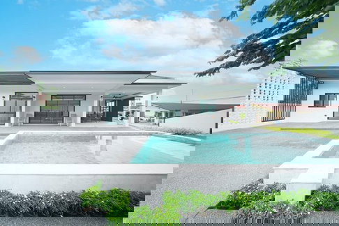 #9P-10545 ลงทุนคุ้ม บ้านพูลวิลล่าหรูพัทยาเหนือติดทะเล - 8.5% พร้อมผู้เช่าระยะยาว | การลงทุนสุดหรูพูลวิลล่าริมชายหาดพัทยาเหนือ 