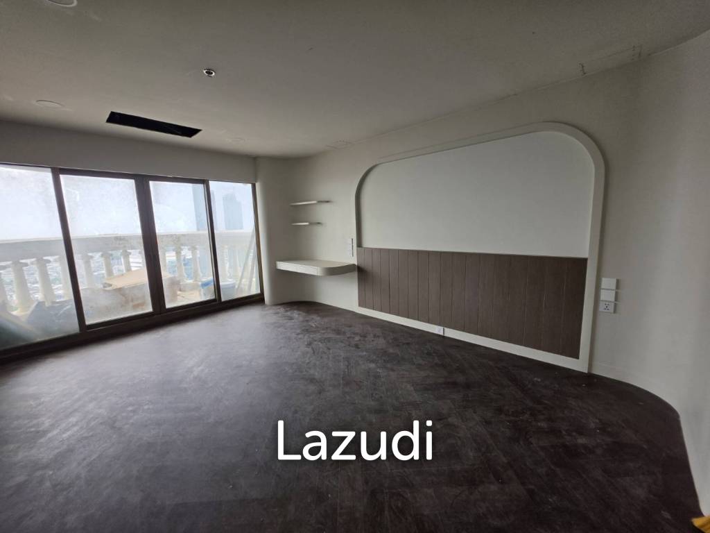 picture 68 sqm high floor condo in State Tower Si Lom Bangkok - 1/7