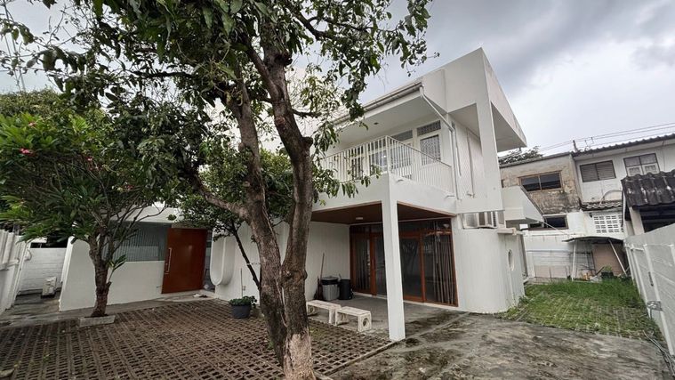 R107 📣บ้านเดี่ยวรีโนเวทใหม่ ทำเลทอง ลาดพร้าว-วังหิน 74 ใกล้แหล่งของกิน คาเฟ่ ร้านดังเพียบ 🌟 เพียง  14.9 ล้านบาท