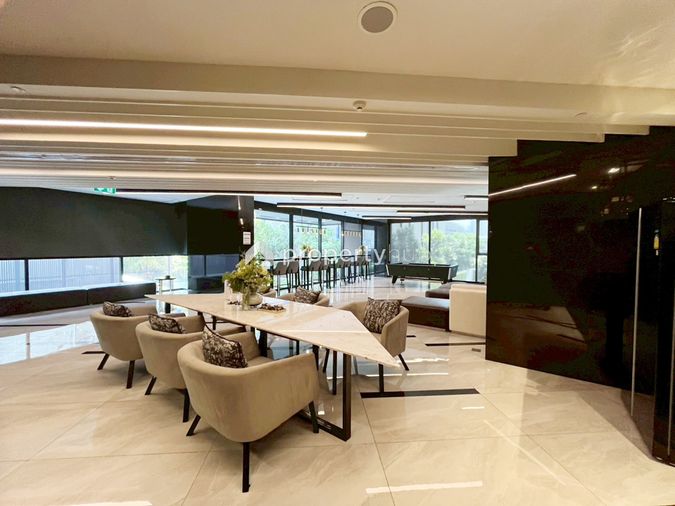 Knightsbridge Space Rama 9