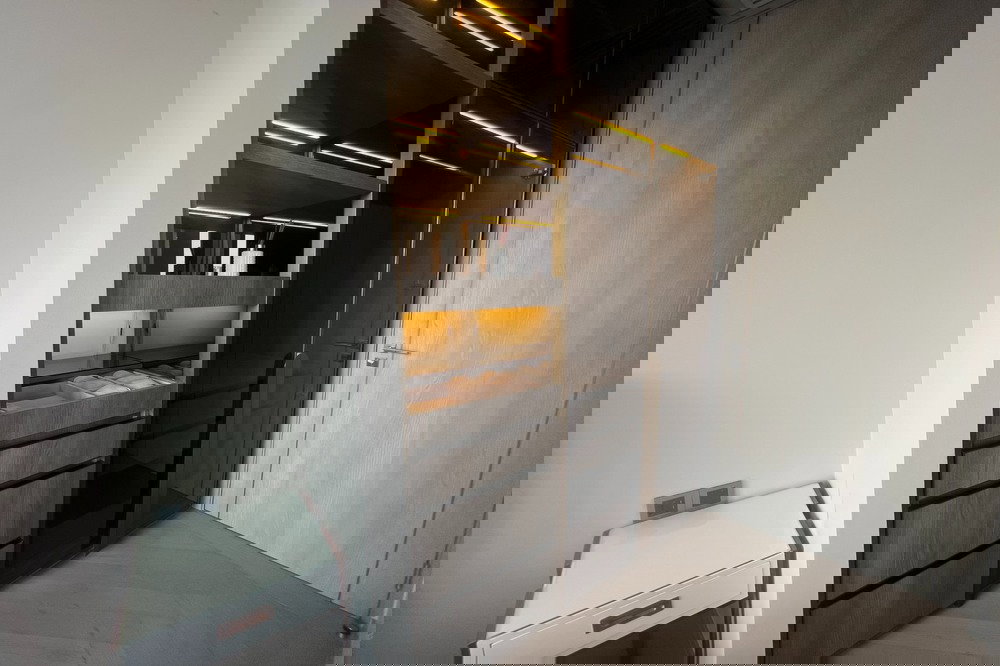 รูป 🔥 เช่าด่วน !! คอนโดหรู ใจกลางสาทร !! The Reserve Sathorn, 1 ห้องนอน, 1 ห้องน้ำ, ชั้นสูง 18++ !!🔥Code C20221203476 แต่งครบ, พร้อมเข้าอยู่📣📣 - รูปที่ 5/16