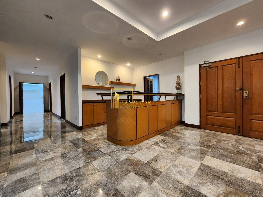 รูป Large 3 Bedroom Phrom Phong Apartment With Private Terrace - BR0961AP - รูปที่ 9/44