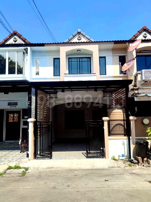 Townhouses for sale Bangkok : FOR SALE  TOWNHOUSE PROPERTY  1990000 BAHT.