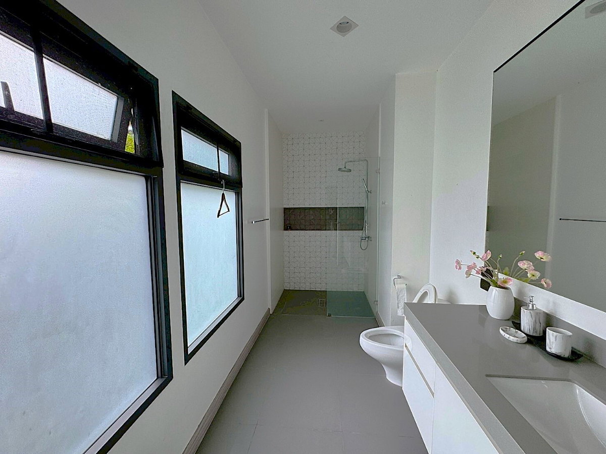 รูป บ้านหรู พร้อมสระว่ายน้ำส่วนตัว ใจกลางทองหล่อ ** NO CO-AGENT ** - รูปที่ 5/16