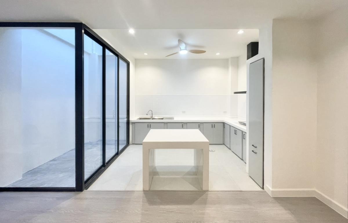 รูป 🏠💫 ปล่อยเช่าทาวน์โฮม 3 ชั้น รีโนเวทใหม่ ครัวจัดเต็ม ทำเลเลียบด่วน–เอกมัย 💫🏠 - รูปที่ 10/20