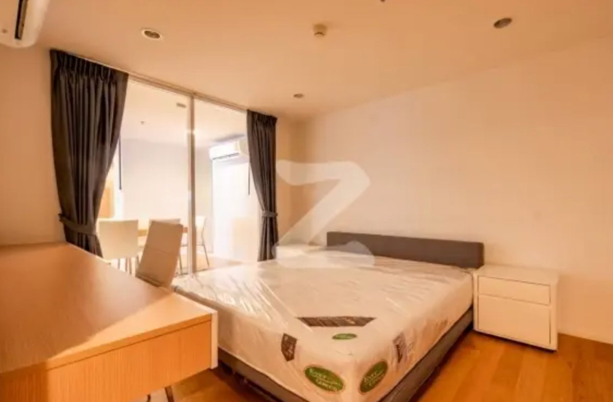picture Spacious 3-Bedroom Condo in Sukhumvit 15 | High Floor | CBD Living - 4/5