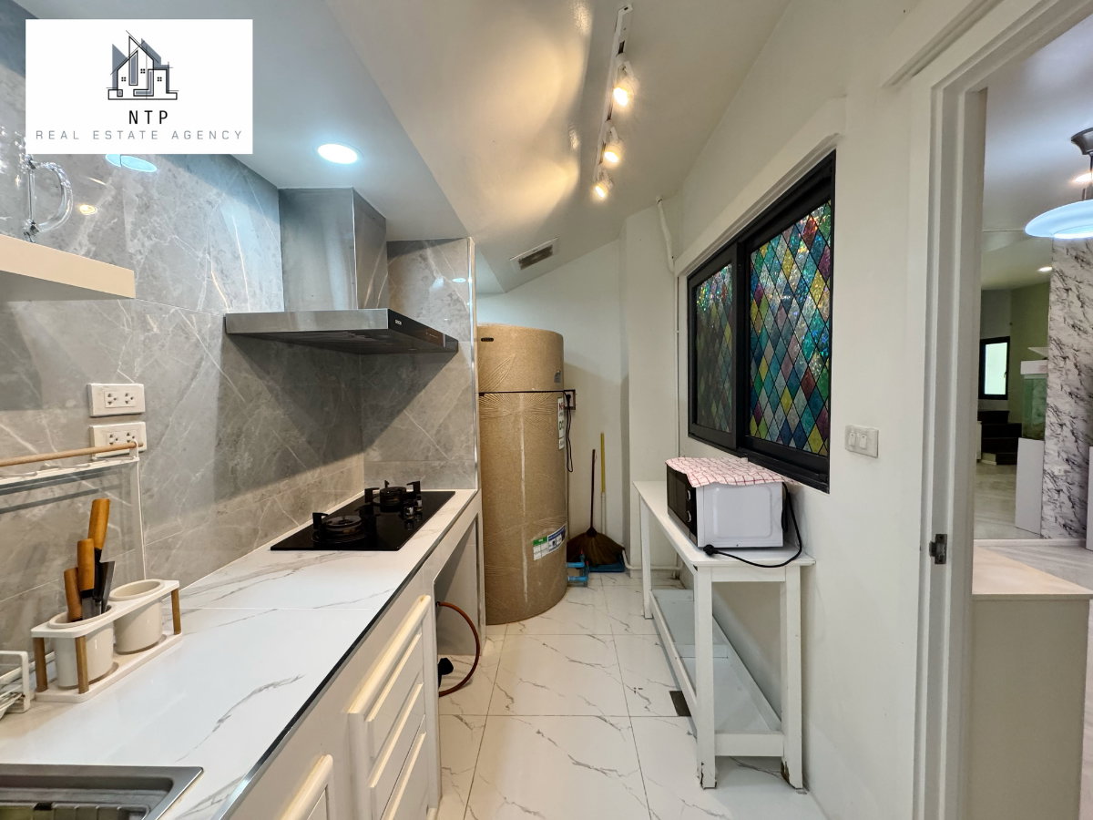 รูป ให้เช่า 🚨 Townhome 3 ชั้น ทำเลดี รถไม่ติด หน้าหมู่บ้านมี Community Mall เดินไปได้เลย ใกล้ Mega Bangna ไม่ถึง 10 นาที บ้านติดถนนสุขาภิบาล2 ใกล้เจโม - รูปที่ 9/45