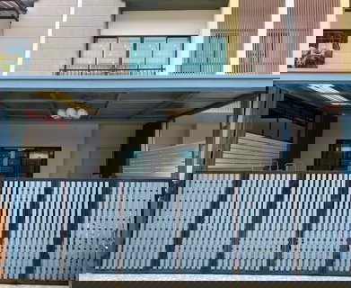 รูปภาพ บ้านเช่า รัตนาธิเบศร์ เมืองนนทบุรี ใกล้รถไฟฟ้า MRT ห้างเซนทรัลรัตนาธิเบศร์ ศูนย์ราชการนนทบุรี แคราย เดินทางสะดวก ปลอดภัย ใกล้ทางด่วน ใจกลางเมืองนนท์