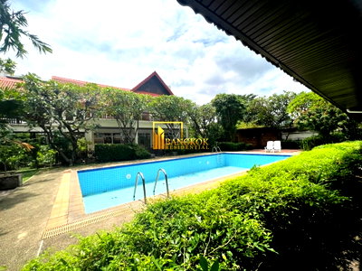 Houses for rent Phatthanakan Road : Very Spacious 3 Bedroom House With Pool in Ekkamai Area - BR2621CD