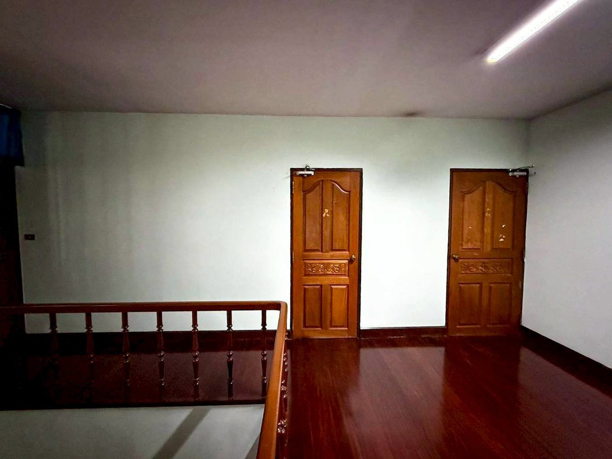 picture LTH14878-Spacious House for Rent Chong Nonsi | Family Home Prime Location | Near BTS Chong Nonsi | 200,000 THB/Month - 1/5