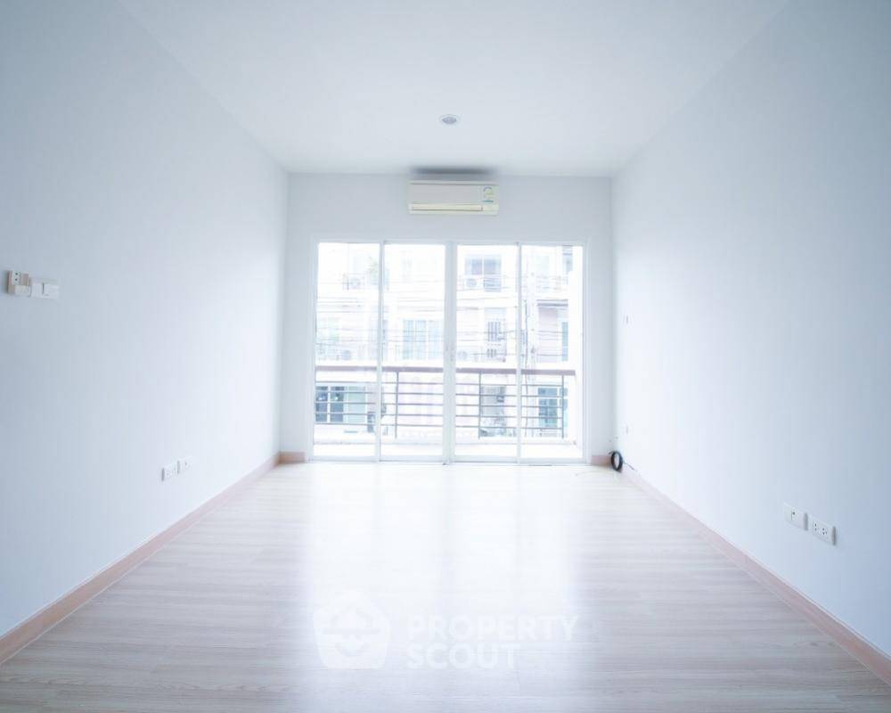 รูป ทาวน์เฮาท์ 3-ห้องนอน ใน ลาดพร้าว (ID 1598287) - รูปที่ 13/44