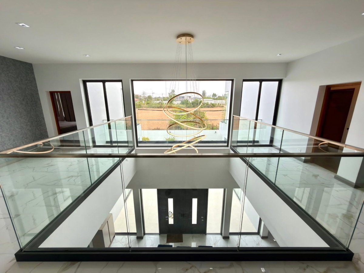 รูป ขายพูลวิลล่าหรู ในพัทยา พร้อมการตกแต่งและสิ่งอำนวยความสะดวกครบครัน ใกล้อ่างมาบประชันเพียง พร้อมเข้าอยู่ - รูปที่ 22/32