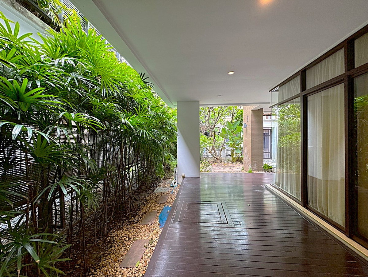 รูป บ้านหรูพร้อมสระว่ายน้ำส่วนตัว ใจกลางอโศก ** NO CO-AGENT ** - รูปที่ 10/26