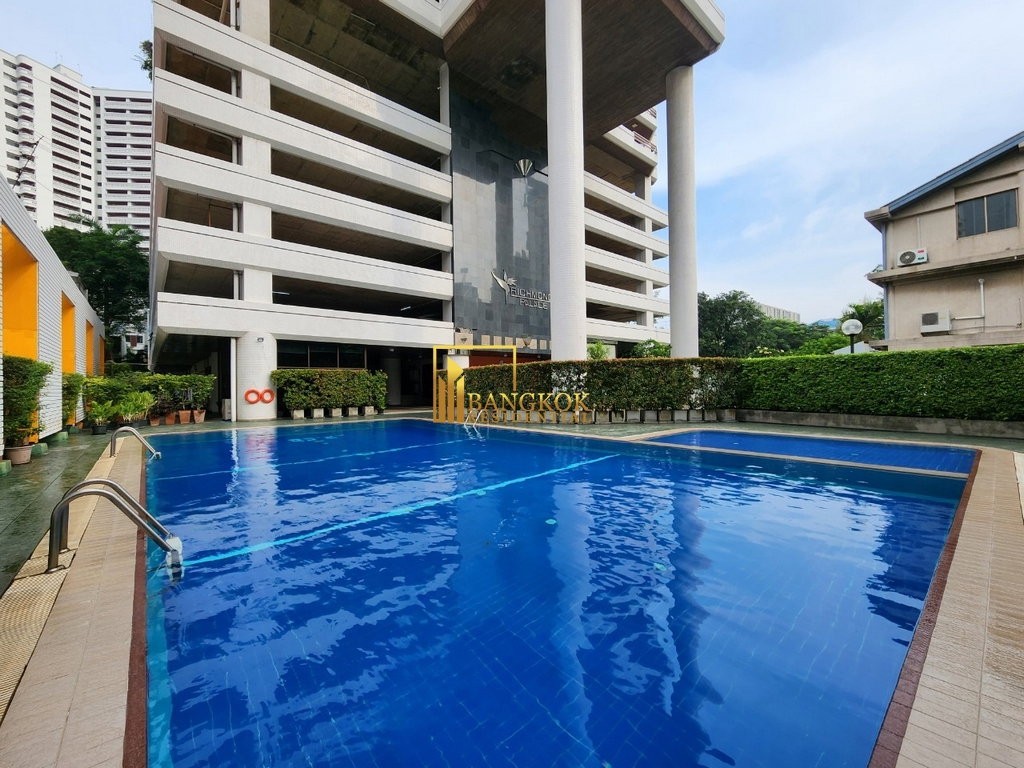 picture Richmond Palace | Great Value 3 Bedroom Condo in Phrom Phong - BR17253CD - 27/38