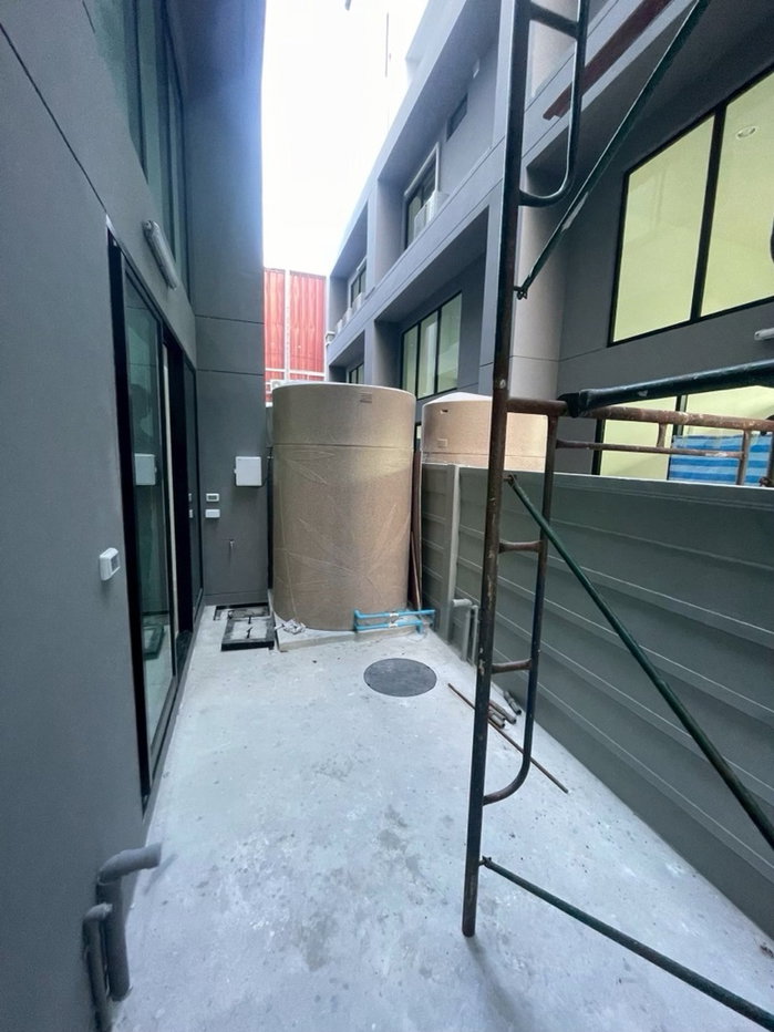 รูป S1090🚨 ด่วน! Home Office ทำเลทอง กรุงเทพ-กรีฑา 🔥 ราคาพิเศษ 15.5 ล้าน - รูปที่ 4/10