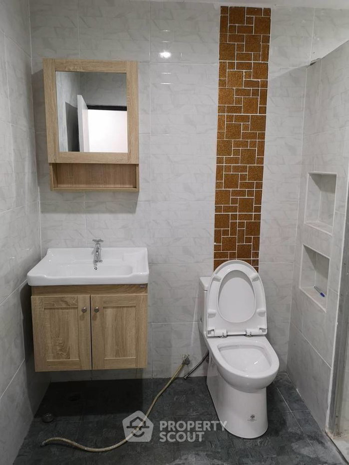 picture 2-BR Condo at Wittayu Complex near BTS Phloen Chit (ID 382383) - 3/19