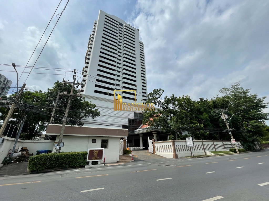 รูป Oriental Towers | Spacious 3 Bedroom Condo in Ekkamai - BR18583CD - รูปที่ 41/41