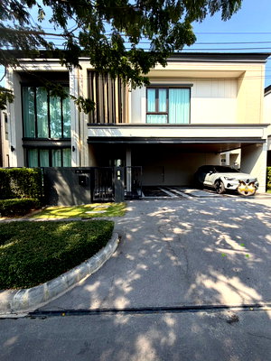 Houses for rent Central Plaza Bang Na : RS5649 Luxury house for rent, Vivaldi Bangna Km.5. Ready-to-move-in luxury home with a spacious double-volume design.