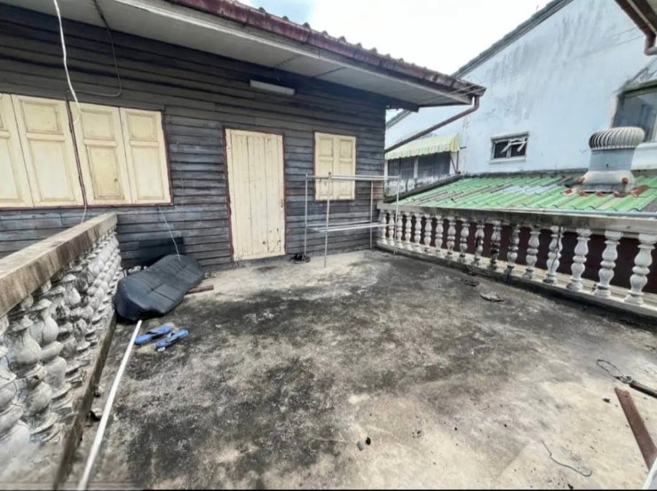 รูป ขายด่วน!! ที่ดินพร้อมบ้านเดี่ยว 2 ชั้น ซอยรามอินทรา 91 พื้นที่ 46 ตรว. ราคา 2.5 ล้านบาท - รูปที่ 12/14