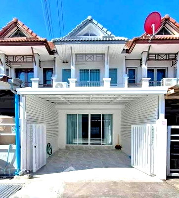 Townhouses for sale Bang Lamung Chonburi : 2-BR Townhouse close to Pattaya (ID 2763973)