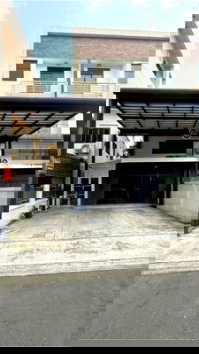 Townhouses for rent Nuan Chan Road : 💥CP-10577💥 For Rent: 4-story Home Office, District Ekkamai - Ramintra. 👉Add Line @rangrak