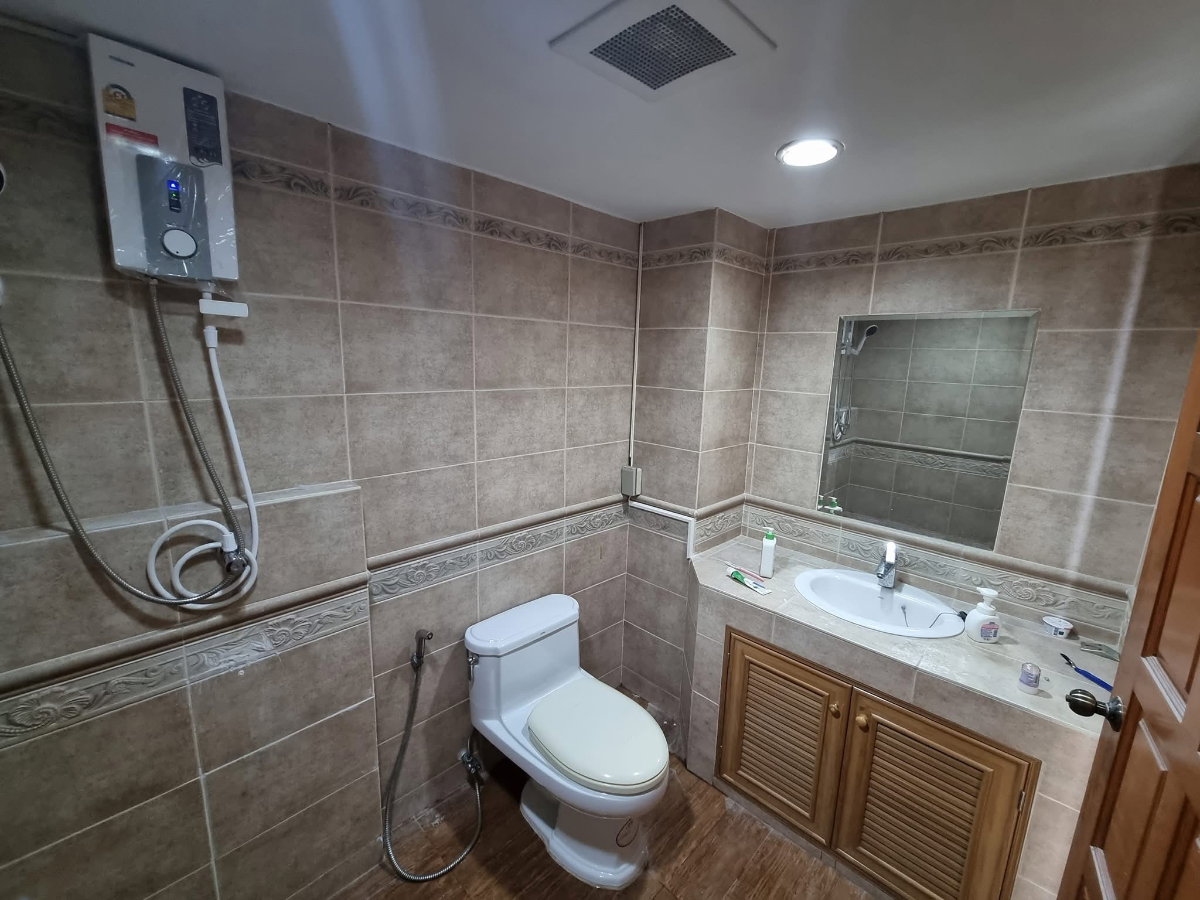 รูป ทรัพย์แก้ว ทาวน์เวอร์ | ห้วยขวาง ห้องใหญ่ ชั้นบน 63 ตรม จอดรถได้ 2 คัน - รูปที่ 7/9