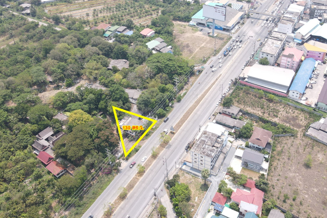 รูป ขาย ที่ดินทำเลศักยภาพ 130 ตร.ว. หน้ากว้างสวย 44 เมตร ติดถนนใหญ่ 307 (ปทุมธานี-นนทบุรี) ใกล้ไทวัสดุ - รูปที่ 2/7