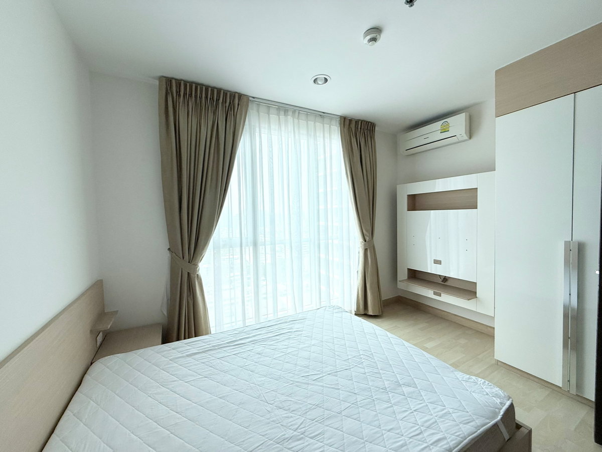 picture For Rent❗️"𝐑𝐡𝐲𝐭𝐡𝐦 𝐑𝐚𝐭𝐜𝐡𝐚𝐝𝐚"  1 Bedroom 1 Bathroom Size 35 Sq.m. Near : MRT-Ratchadapisek  - 6/10