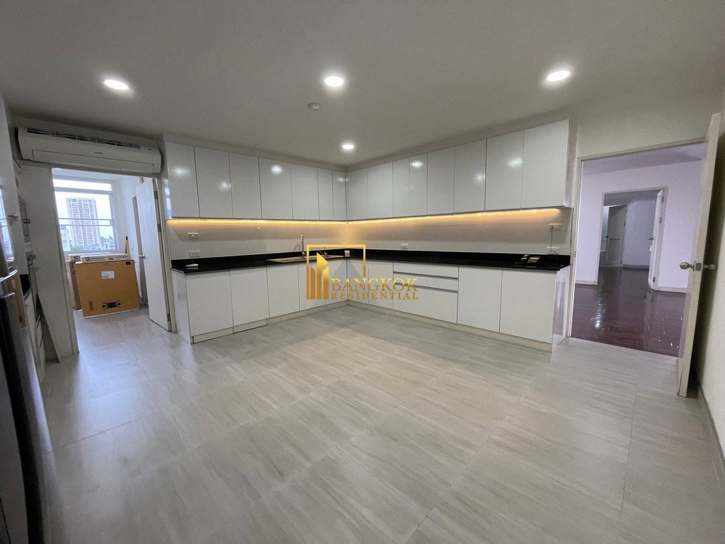 รูป Oriental Towers | Expansive 3 Bedroom Pet Friendly Condo in Ekkamai - BR17432CD - รูปที่ 9/42