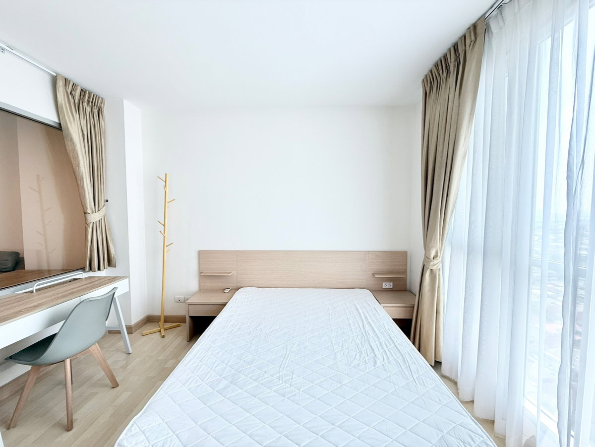 picture For Rent❗️"𝐑𝐡𝐲𝐭𝐡𝐦 𝐑𝐚𝐭𝐜𝐡𝐚𝐝𝐚"  1 Bedroom 1 Bathroom Size 35 Sq.m. Near : MRT-Ratchadapisek  - 7/10