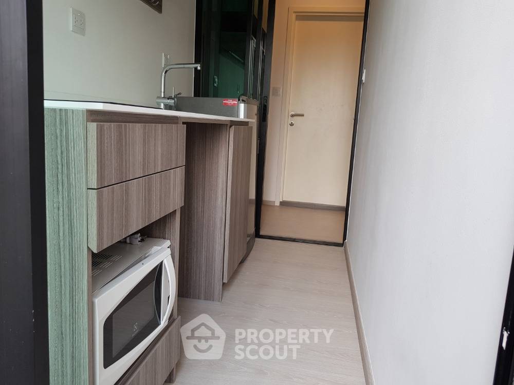 picture 1-BR Condo at Knightsbridge Phaholyothin Interchange in Anusawari (ID 392201) - 8/24