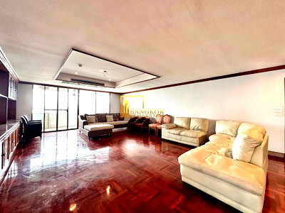 คอนโดให้เช่า : Oriental Towers | Spacious 3 Bedroom Condo in Ekkamai - BR18583CD