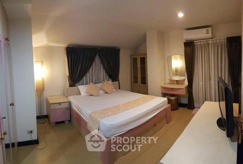 2-BR Condo at Prasertsuk Place Condominium near MRT Ratchadaphisek (ID 392893)