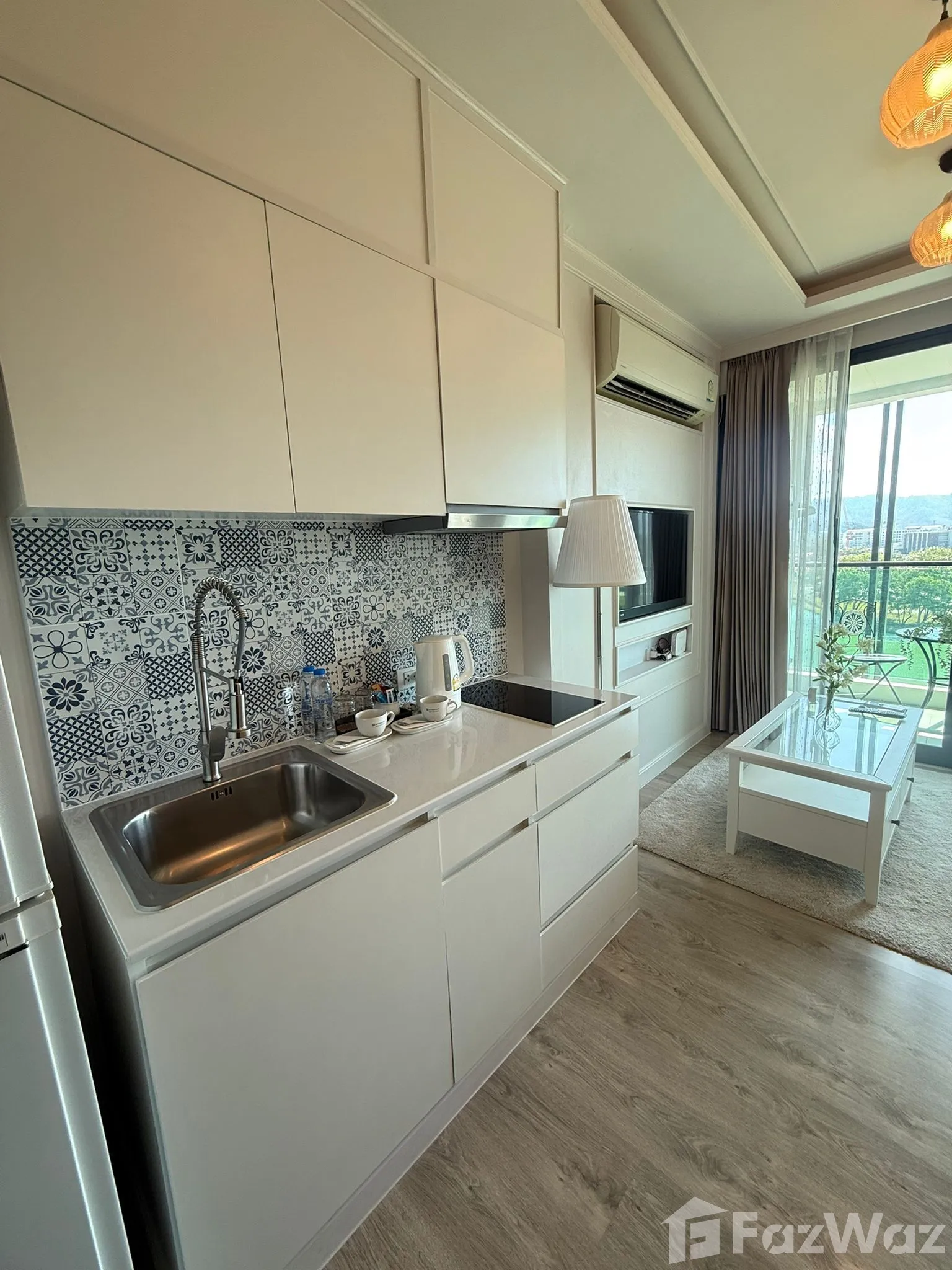 Lake view condo close to beach 6149400