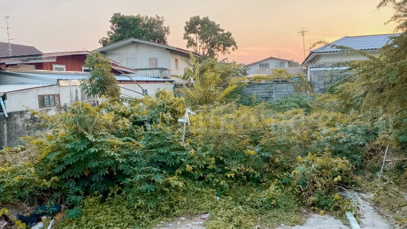 รูป ที่ดินเปล่า 49.3 ตารางวา รามอินทรา 5 แยก 93 ทำเลดี ราคาถูก - รูปที่ 5/9