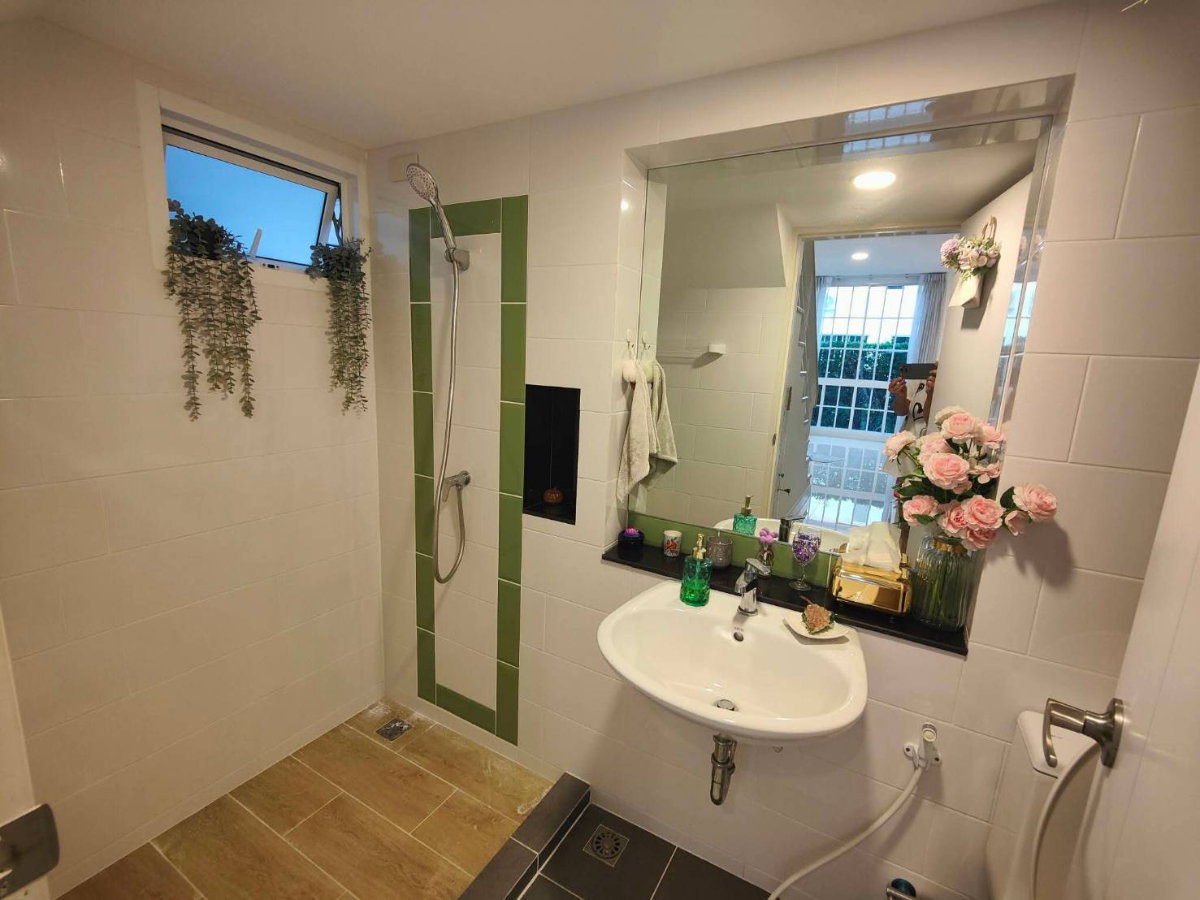 รูป บ้านเดี่ยวให้เช่า ✨ Trendy Tara Bangna ✨ 3 ห้องนอน 3 ห้องน้ำ บ้านหลังมุม เฟอร์นิเจอร์ครบใกล้สนามบิน  - รูปที่ 23/26