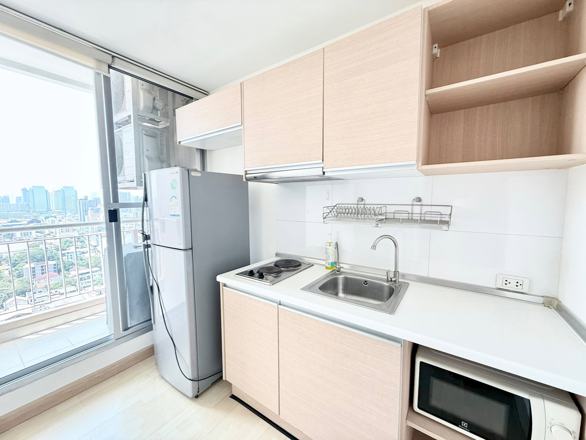 picture For Rent❗️"𝐑𝐡𝐲𝐭𝐡𝐦 𝐑𝐚𝐭𝐜𝐡𝐚𝐝𝐚"  1 Bedroom 1 Bathroom Size 35 Sq.m. Near : MRT-Ratchadapisek  - 9/10