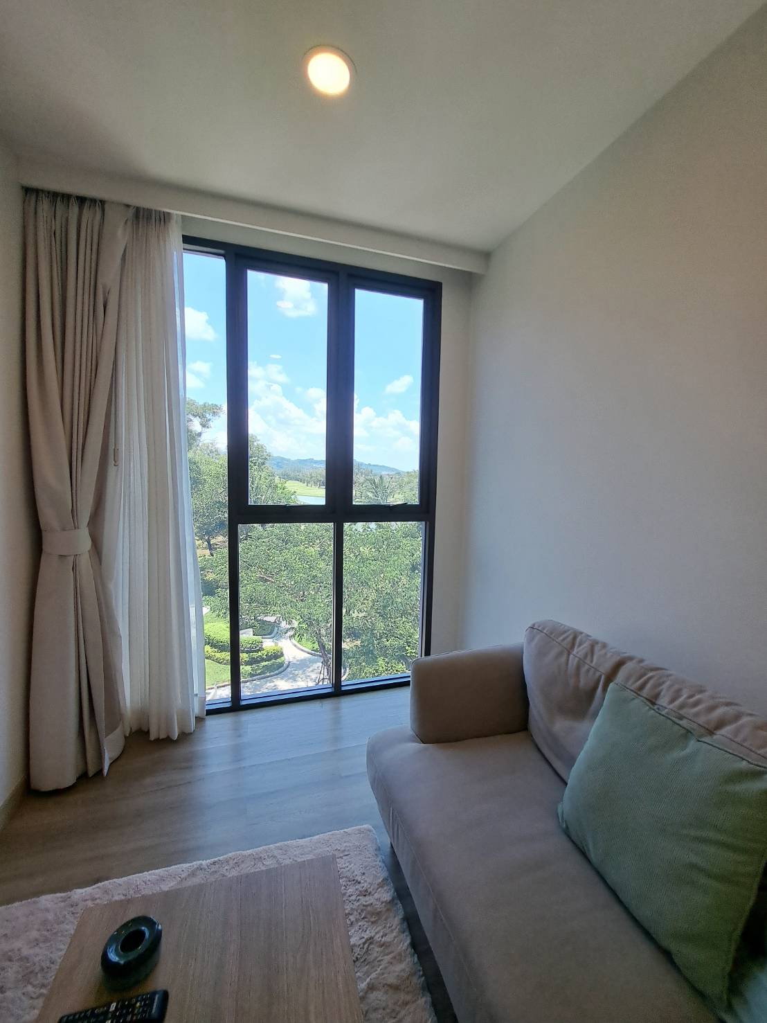 Rare unit Foreign Quota last room  condo in Laguna for sale , golf course view rare unit  Foreign quota - image 3