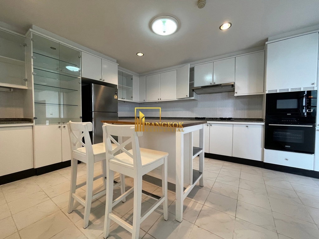 รูป Renovated 4 Bedroom Duplex Apartment in Phrom Phong Area - BR21157AP - รูปที่ 11/54