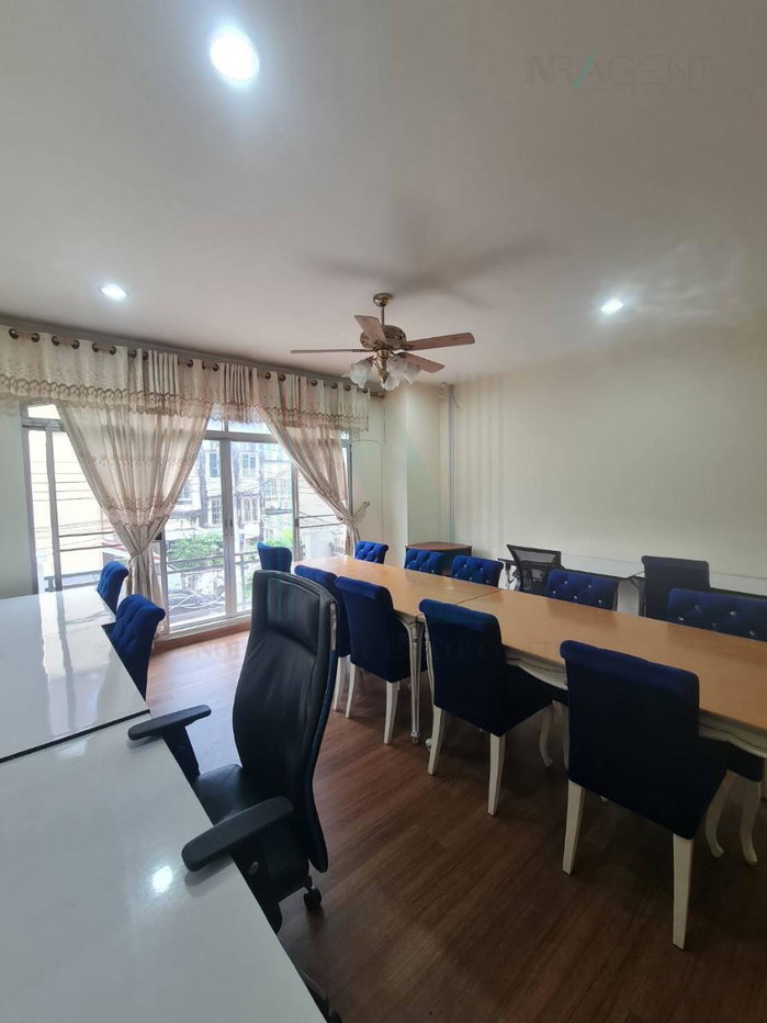 รูป 📌 ขายทาวน์เฮาส์ โครงการ บ้านกลางเมือง เดอะรอยัล โมนาโค ศรีนครินทร์ - พัฒนาการ 3 ชั้น 3 ห้องนอน 4 ห้องน้ำ - รูปที่ 5/8