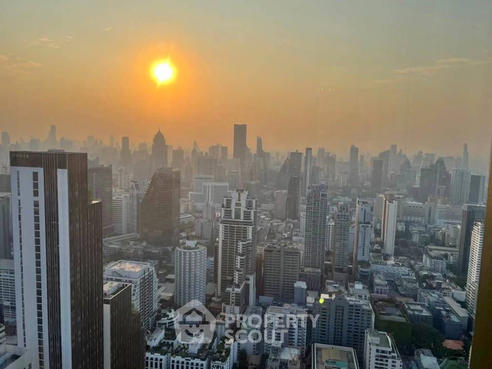 รูป คอนโด 2-ห้องนอน ที่ ดิ เอส อโศก ใกล้ MRT สุขุมวิท (ID 2458372) - รูปที่ 2/7