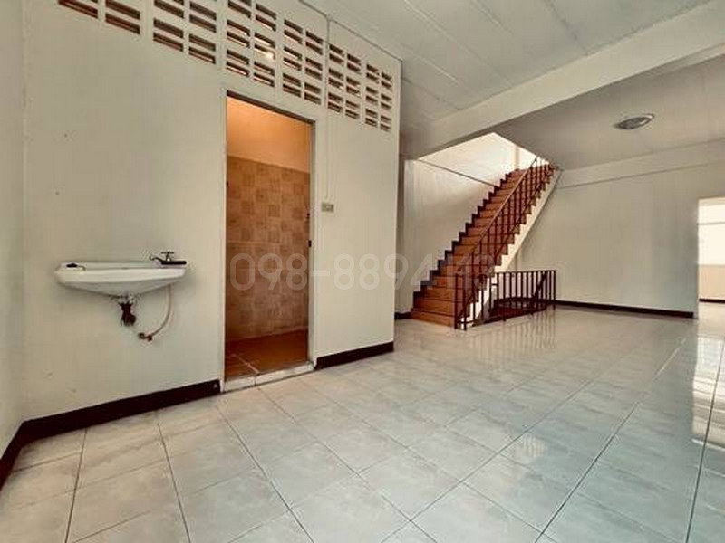 รูป ขายอาคารพาณิชย์ 3.5 ชั้น สุขาภิบาล 5 เหมาะทำออฟฟิศ ร้านค้า ทำเลทอง ย่านผู้คนหนาแน่น ใกล้ตลาดใหญ่ - รูปที่ 8/8