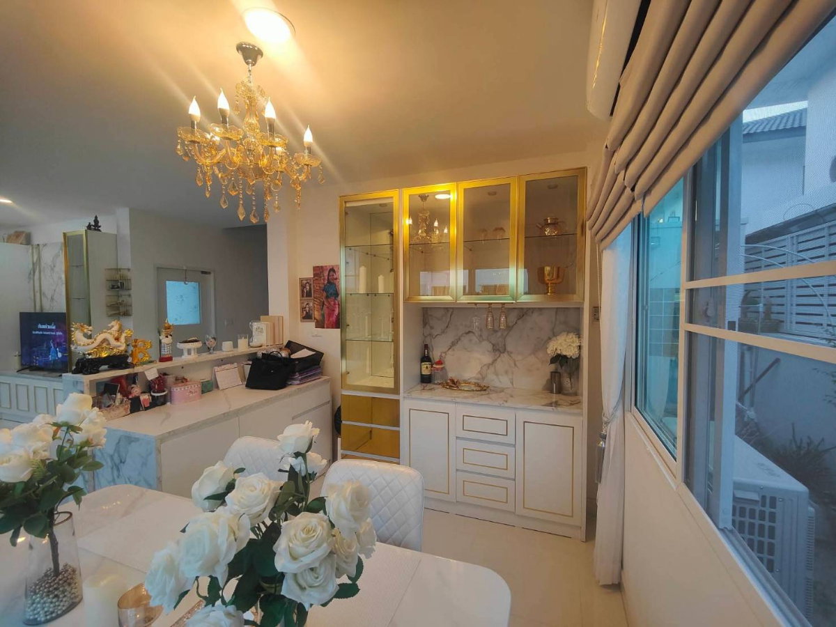 รูป บ้านเดี่ยวให้เช่า ✨ Trendy Tara Bangna ✨ 3 ห้องนอน 3 ห้องน้ำ บ้านหลังมุม เฟอร์นิเจอร์ครบใกล้สนามบิน  - รูปที่ 19/26