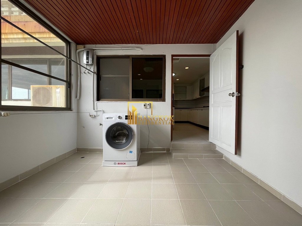 รูป Renovated 4 Bedroom Duplex Apartment in Phrom Phong Area - BR21157AP - รูปที่ 42/54