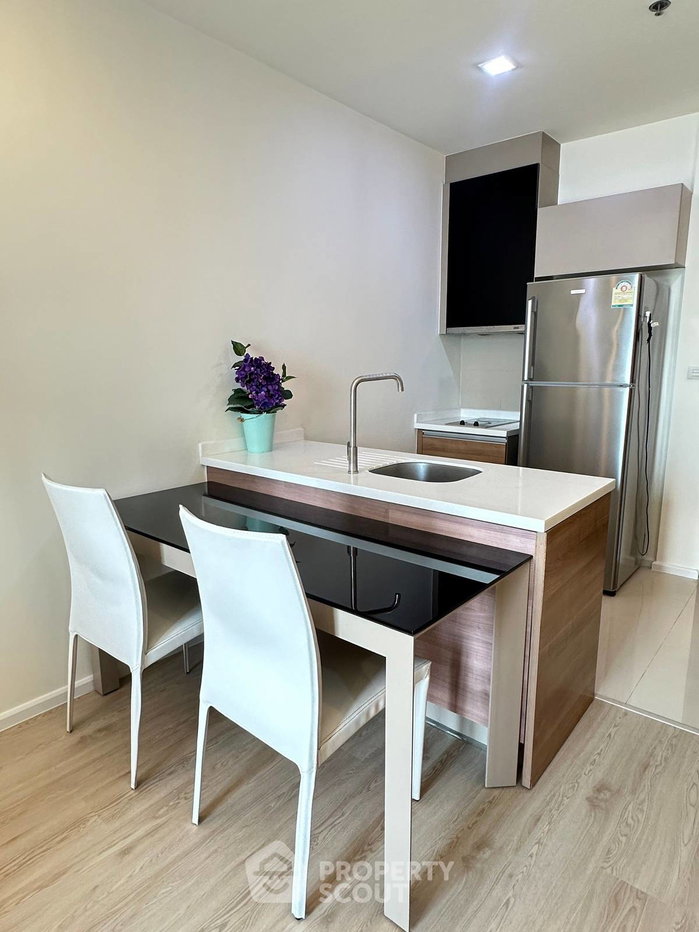 รูป คอนโด 1-ห้องนอน ที่ ริธึ่ม สุขุมวิท 50 ใกล้ BTS อ่อนนุช (ID 622588) - รูปที่ 4/10