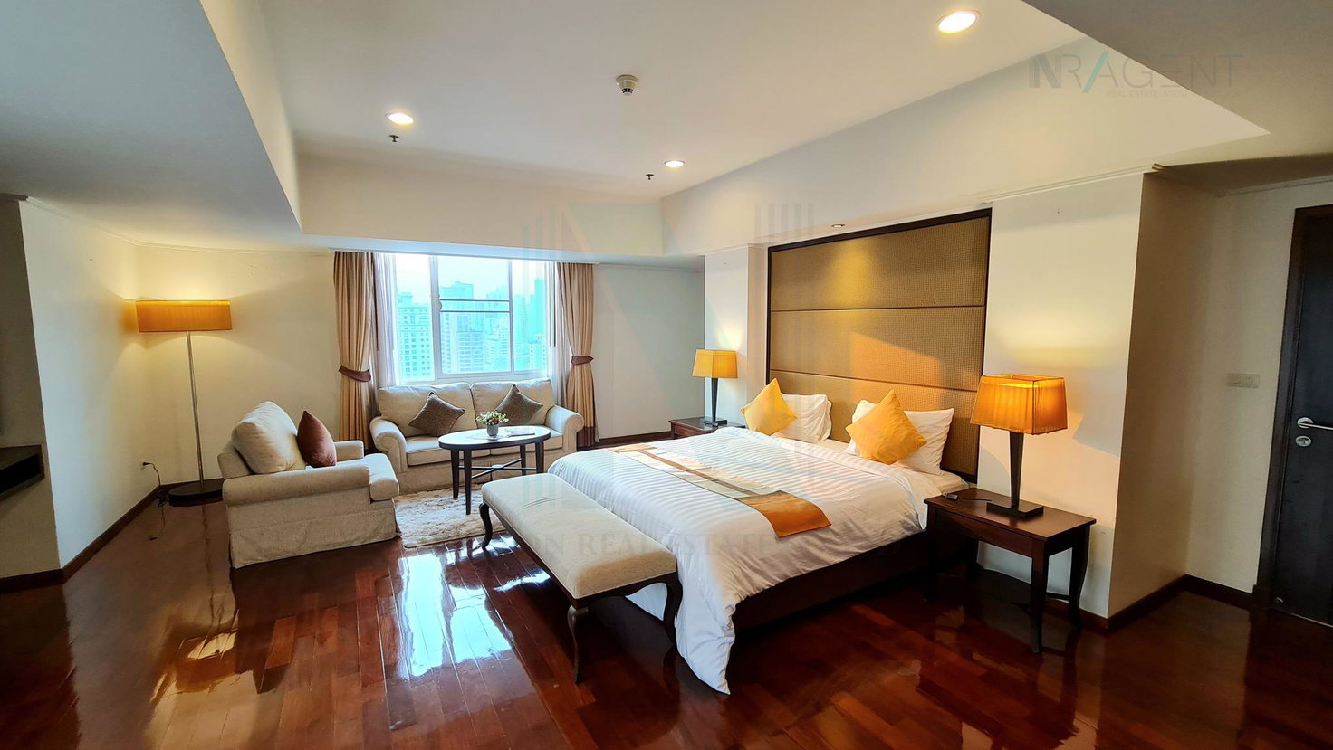 รูป 🎉 ให้เช่าคอนโด ปิยะทิพย์ เพลส อาคาร 1 ชั้น 19 3 ห้องนอน ขนาด 289 ตรม ใกล้ ใกล้ BTS พร้อมพงษ์ - รูปที่ 1/8