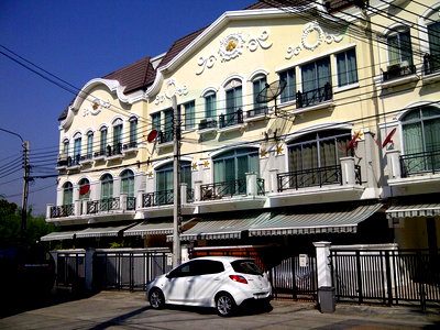 Townhouses for rent Srinagarindra Road : 📌 For Rent 3-story Townhouse BAAN KLANG MUANG THE ROYAL MONACO SRINAKARIN - PATTANAKARN 3 bedroom 4 bathroom