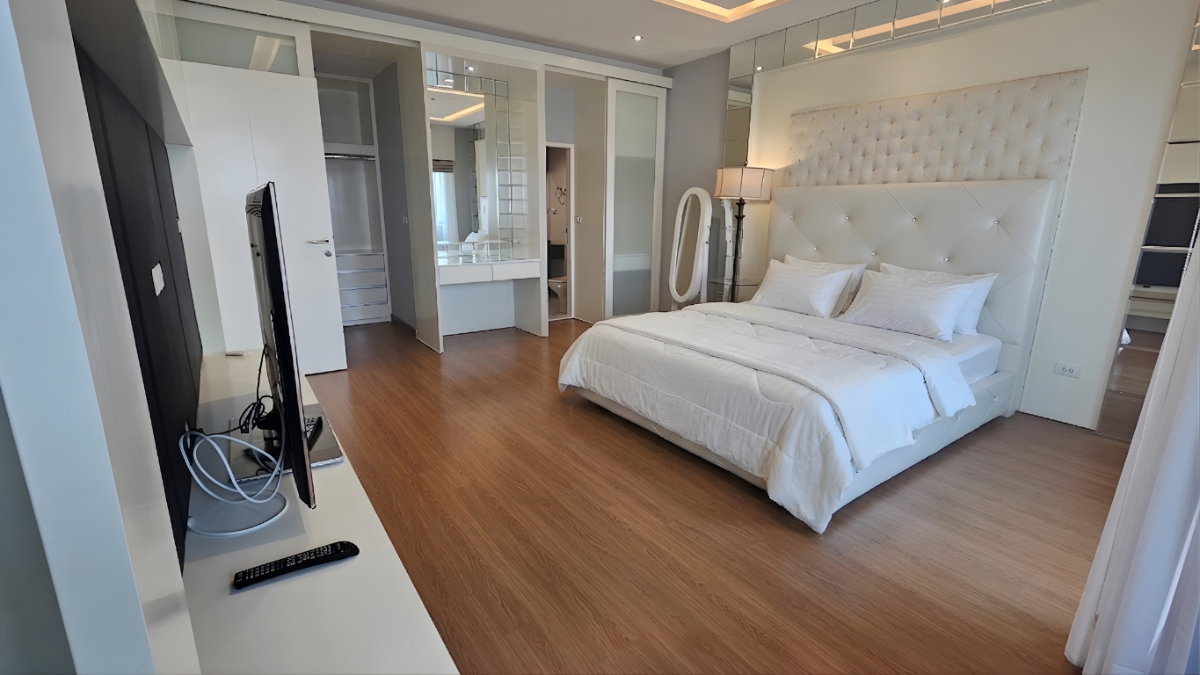 picture For Rent: The Four Wings Residence | 2BR 138 sq.m. - 3/20