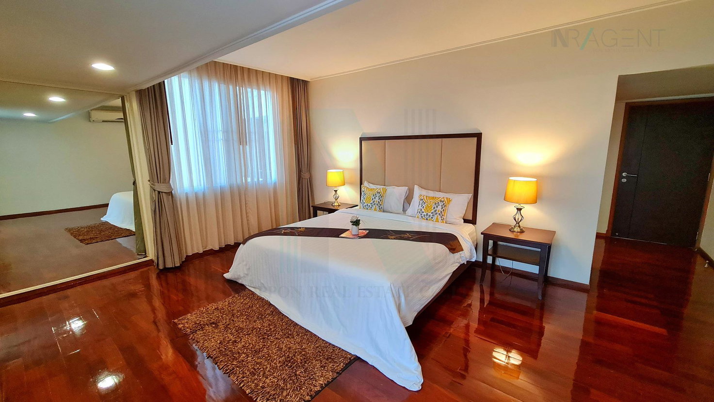 รูป 🎊 ให้เช่าคอนโด ปิยะทิพย์ เพลส อาคาร 1 ชั้น 19 3 ห้องนอน ขนาด 289 ตรม ใกล้ ใกล้ BTS พร้อมพงษ์ - รูปที่ 5/8